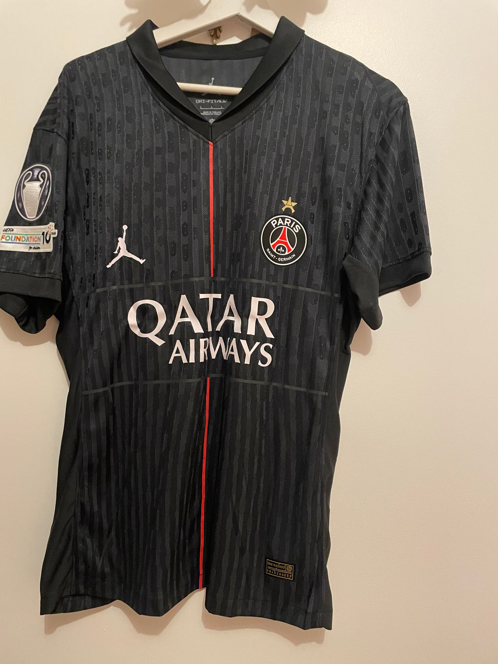 PARIS FOURTH PLAYER VERSION - VITINHA 17