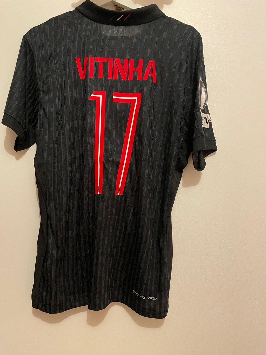 PARIS FOURTH PLAYER VERSION - VITINHA 17